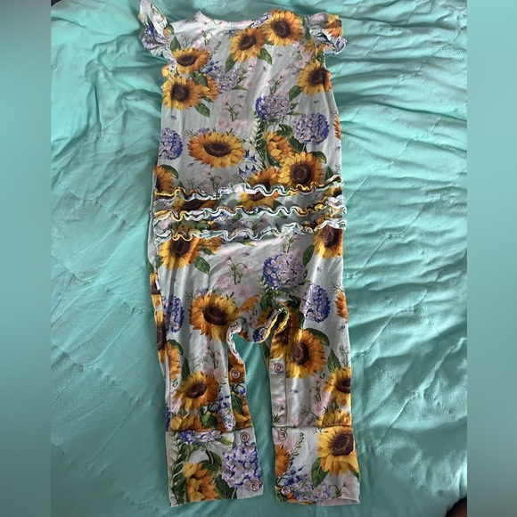 Posh Peanut Flutter Sleeve Henley Romper - Picture 2 of 3